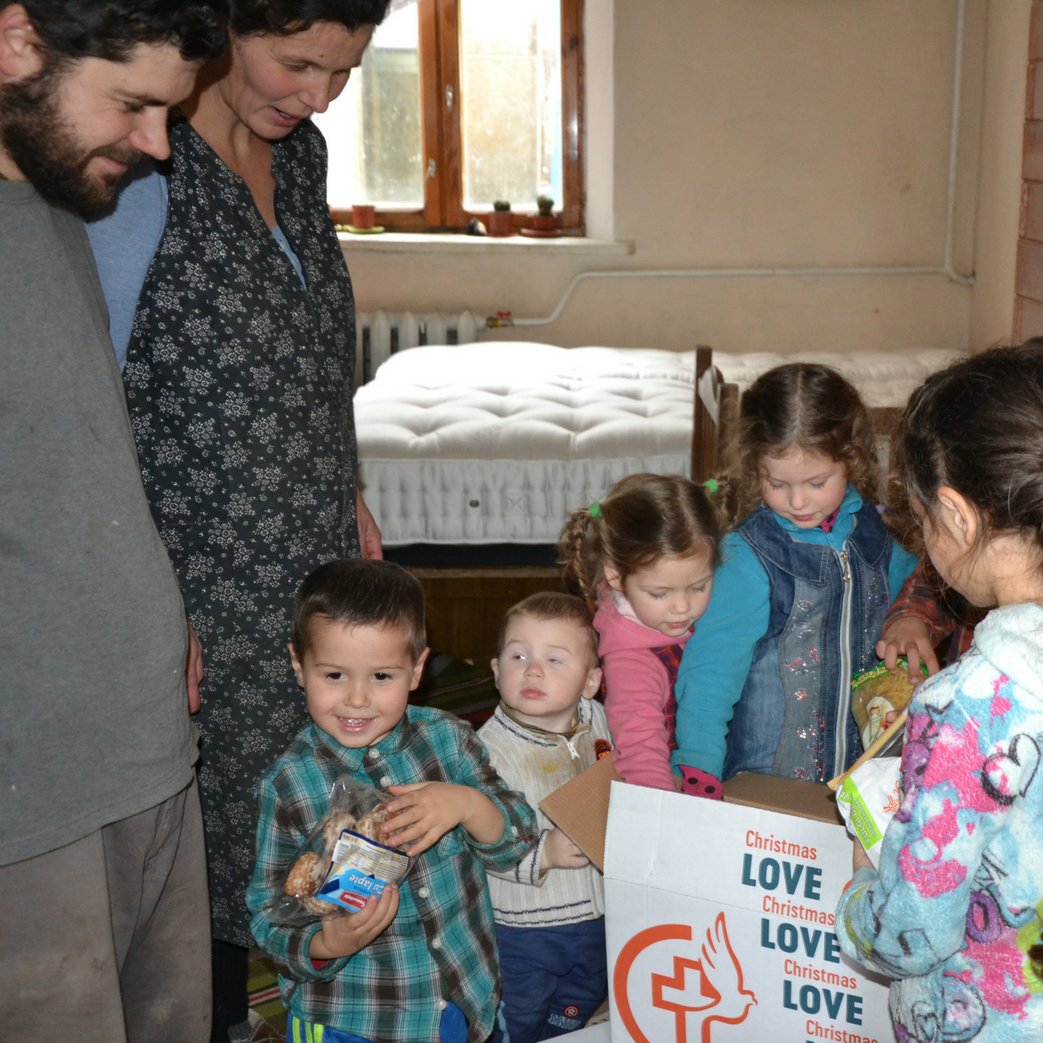 MWB_US's tweet photo. This is what #ChristmasHope looked like for struggling children and families in Eastern Europe this year. Thank you to everyone who supported the campaign.  https://t.co/14wB5FdqBE https://t.co/JvC9LTFBKc