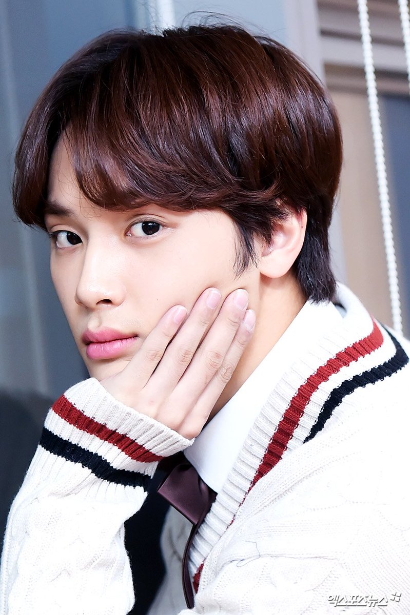 xportsnews's tweet photo. #더보이즈 #THEBOYZ 전원 센터의 위엄
#주학년 #영훈 #활 #에릭 #허현준 #손영재
https://t.co/2RZyhd99cW
https://t.co/H18p8aODU2
https://t.co/ykZj4JXcWR
https://t.co/6AO1R032Y7 https://t.co/mKkmcA4F1R