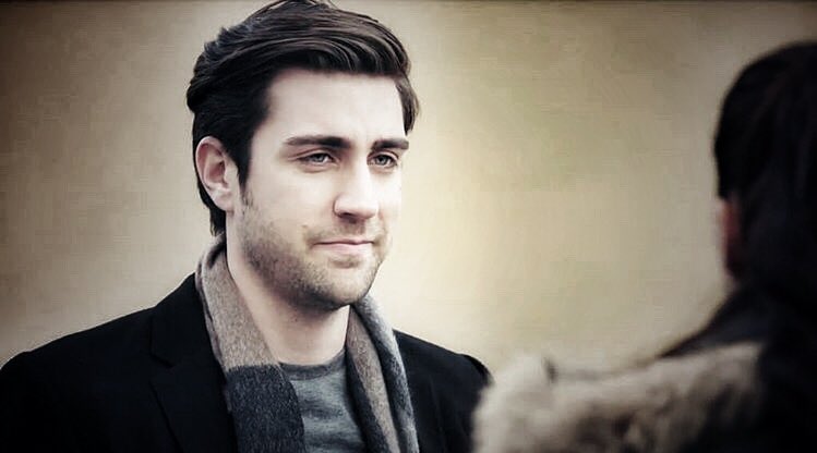 filofobiks's tweet photo. tanımak, anlamak, korumak derken... o arada bi yerde sevmek de var, bi düşün hazancım. 

#YağHaz https://t.co/xbzpnJpDzX