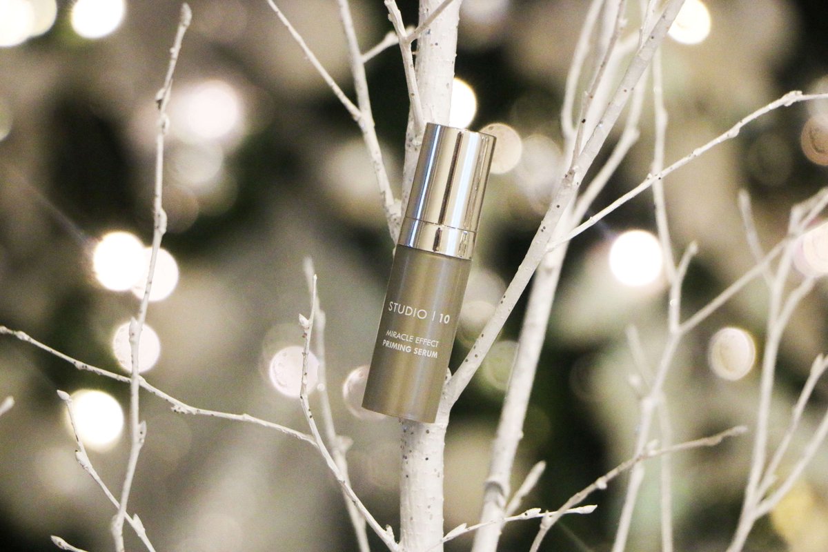 Hope you found everything you wanted under the tree! If not you can still self gift our December box. 😉 Loving the <a href="/Studio10Beauty/">STUDIO | 10 Grace Fodor</a> Miracle Serum from our December box.  bit.ly/athomebox  #subscriptionbox