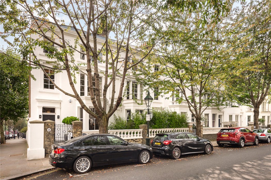 knightfrank's tweet image. Beautiful 6 bedroom #house in #Kensington ideally located for the amenities of both Kensington High Street and Notting Hill Gate ow.ly/5JIg30hlkpy #PrivateView
