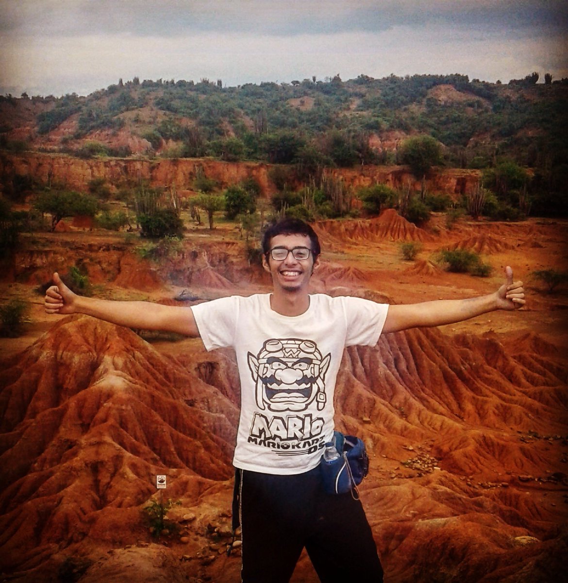 OlimakMusic's tweet photo. A place with a lot of contrast, beautiful and dangerous, rocks that looks carved by hand,  , i really learn to appreciate and enjoy it now more than anytime, SILENCE… 

#Traveling #Dj #Adventures #ExploringColombia #Groove #Crazy #EDM #Goodvibes #Mood #Tatacoa #Desert #Laberinto https://t.co/vekrgw28E2