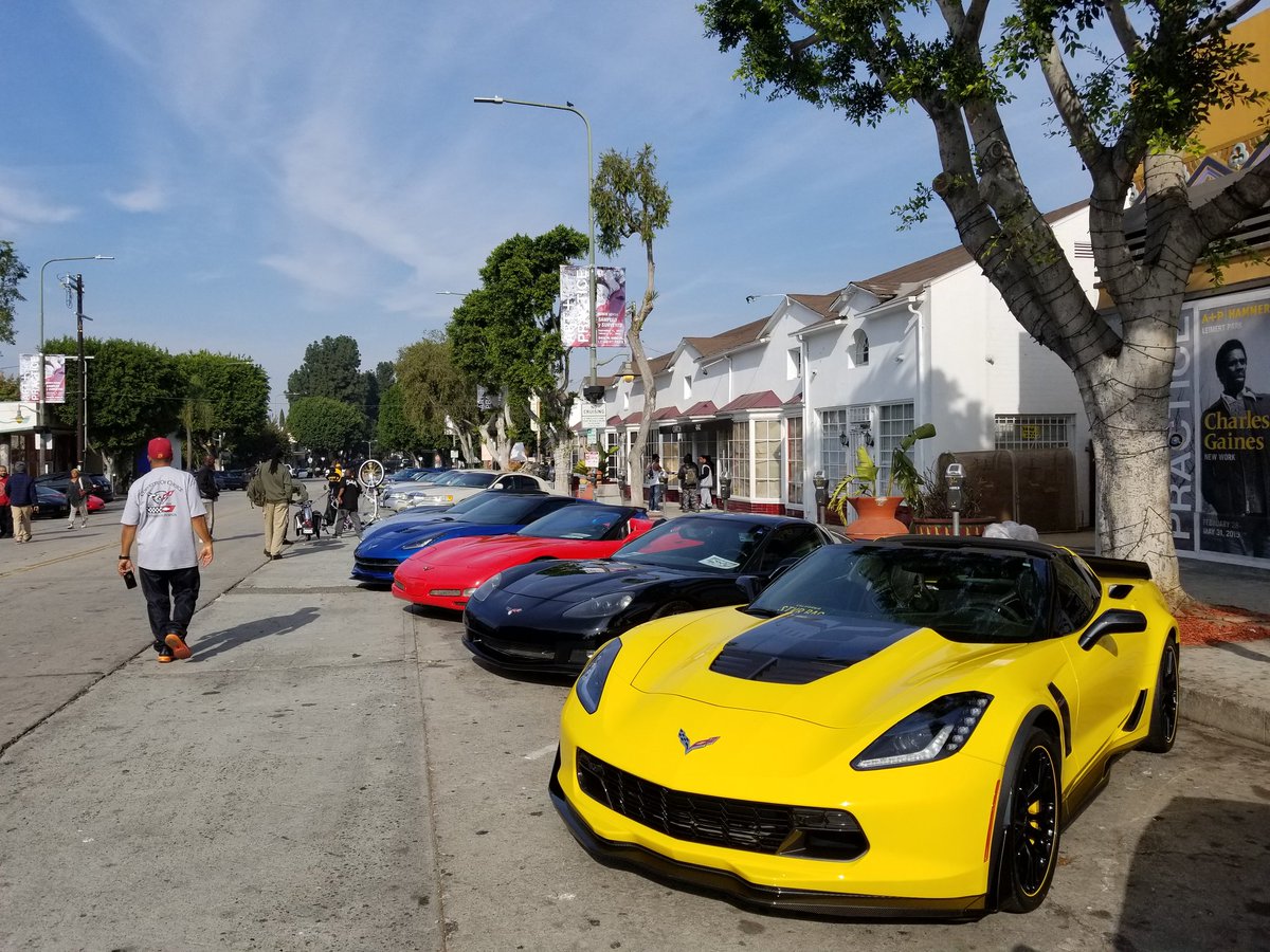 LeimertParkFB's tweet photo. Kwanzaa Day at Leimert Park!! Corvette of Choice car club showing support to the community. @LAPD_Southwest @LAPDHQ @LisaLAPD @LeimertParkFB #LAPD #LeimertPark #Kwanzaa #LapdHQ #CorvetteOfChoice https://t.co/mkWzC4VqbQ