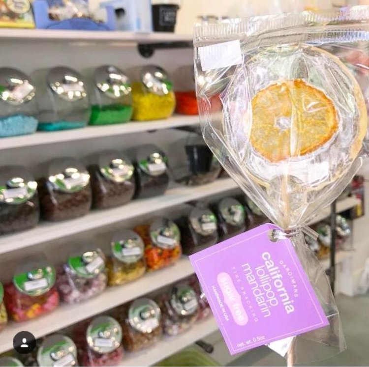 dardimanscrisps's tweet photo. Hooraaayyy, it's time for another G I V E A W A Y. Go to our Instagram page and enter the giveaway for a chance to win :) #dardimanscalifornia #giveawaytime #merrychristmas #lollipopgiveaway https://t.co/tbB3SJ3c0H