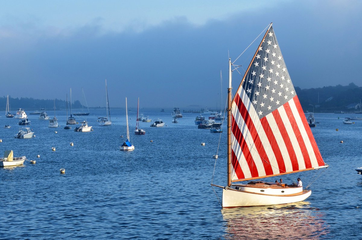 catboatcharters's tweet photo. We love 💕this photo 📸Of #CaptainKurt and our Tigress ⛵️🇺🇸 #sailing #sailinglife #Edgartown  #MarthasVineyard #Chappaquiddick #mvy #visitma #CatboatCharters #CertificateOfExcellence https://t.co/IPQyeXxfiq