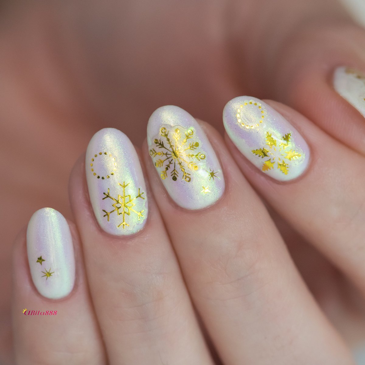 #Holiday #HolidaySpirit #holidays #nailart #bundlemonster