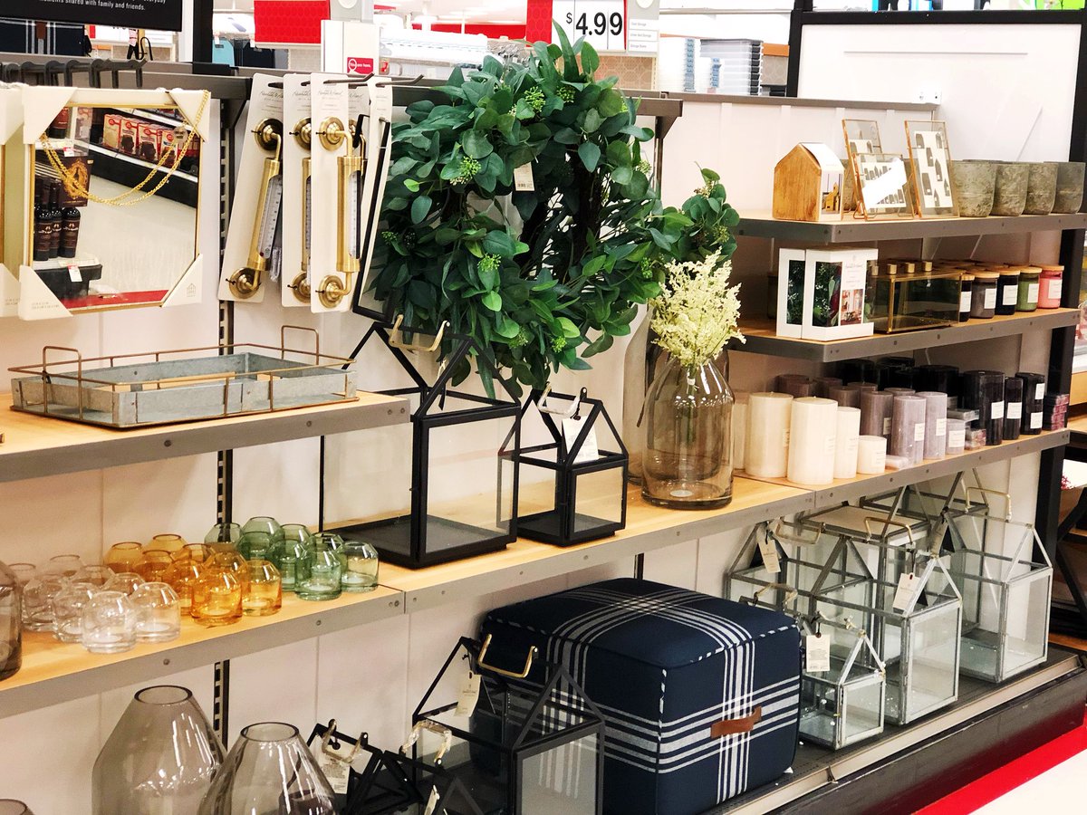 kitchen, office, &amp; decor! hearth &amp; hand has everything for home, but my favorite part is all of the little details 🌿🌸🔨 set by @visuallyepic and i this morning /  <a href="/Eustolio/">Eustolio Calderon</a> <a href="/nancypiche3/">Nancy</a> @tracyacurry1