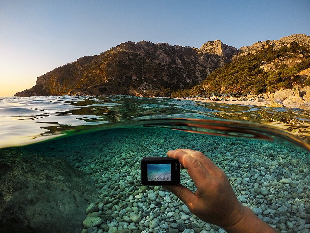 CorbettShop's tweet photo. SALE $100 OFF! GoPro HERO 5! Click Link For Deals!
https://t.co/dTkLTaMLZx
#corbettshop #gopro #amazon #Canon #nikon #nikesb #nixon #apple #bitcoin #BitcoinCash #Binance #blockchain #MotivationalQuotes #ChristmasDay2017 #gifts #toys #tech #technology https://t.co/D8H3zEakai