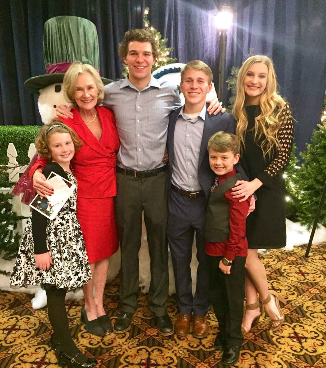 Beta_CSM's tweet photo. Happy holidays from the boys of Beta Phi! We hope everybody had a merry Christmas and is looking forward to 2018 🎄🎁 https://t.co/TIIRzjj8sr