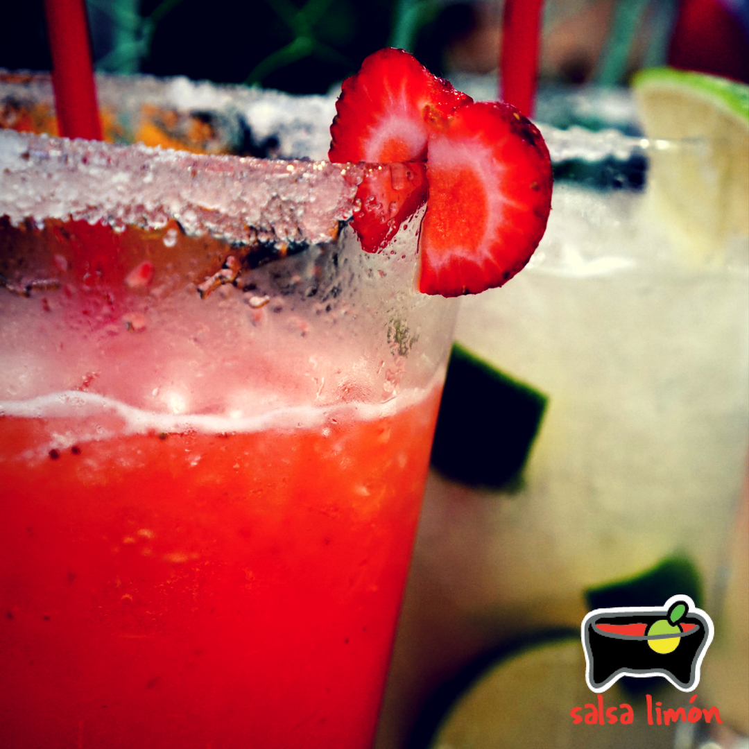 Salsa_Limon's tweet photo. #SalsaLimónRetro. The New year is around the corner, but before 2018 arrives, why not to remember the new stuff of 2017? Did y'all try the Strawberry Margarita? One of our summer hits. #SalsaLimón #FortWorth #Dallas https://t.co/N7m37uJGL6