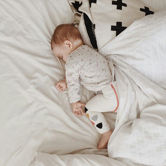 caskettbbies's tweet photo. Christmas hangover https://t.co/JnGb2Lji51