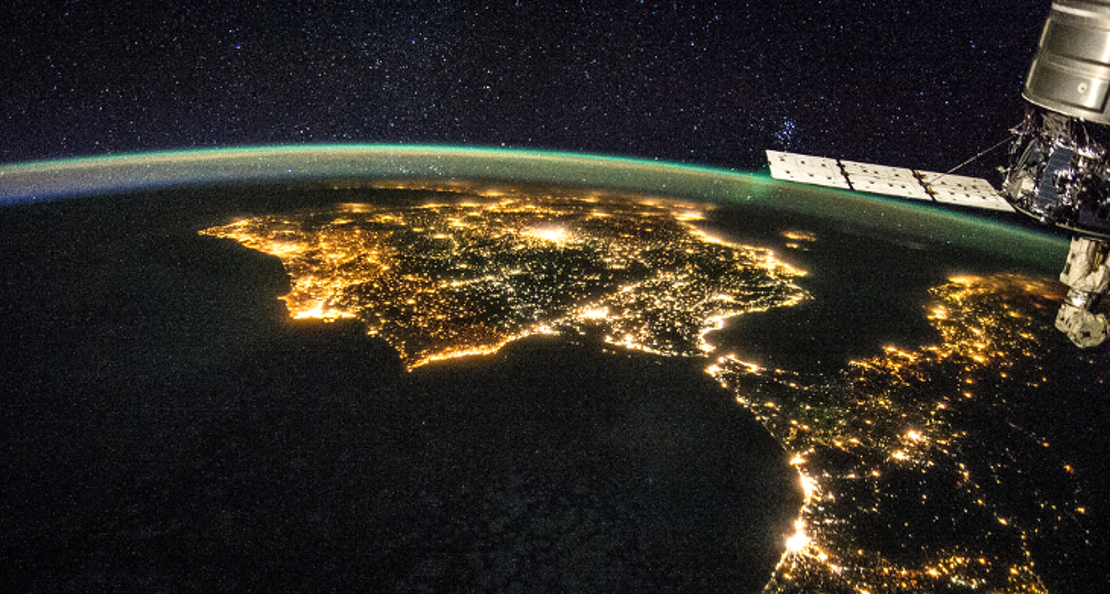 meteo7dias's tweet photo. 10 imágenes impresionantes de la Tierra desde el espacio que no debes perderte https://t.co/ZpLD4XR8JY https://t.co/6xFjy2PkFM
