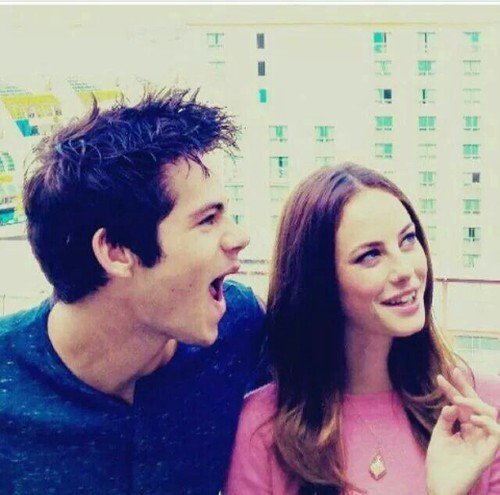 seungwkwan's tweet photo. eu shippei mesmo sabendo que ela era casada https://t.co/mM13ebJrzI