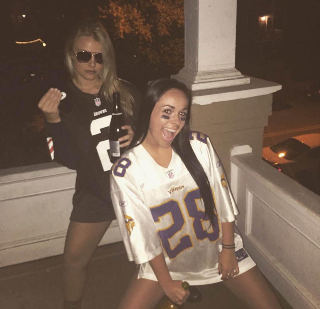 beccazee1's tweet image. hbd abigail♥️🍾 hope it's #littyaf #212121 #ily