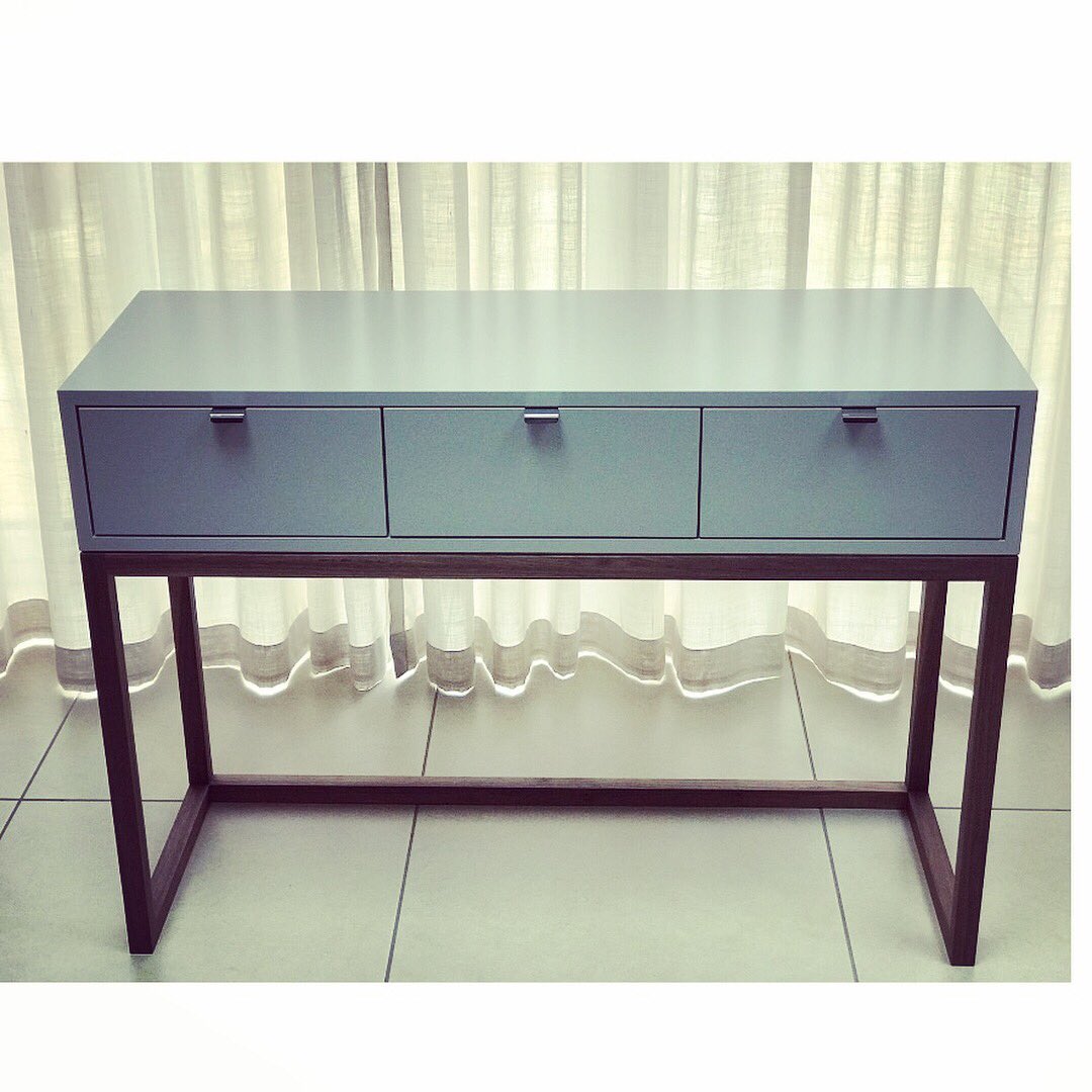 bellaandmae's tweet photo. A little something for a special lady , dressing table finished in lamp room gray, walnut drawers and sits on a walnut stand , the perfect Christmas present . https://t.co/K3mdDtNkCg