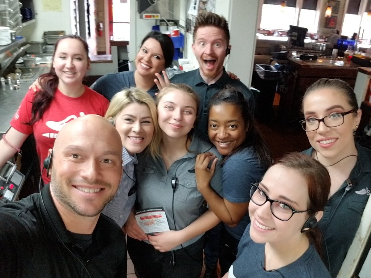pauldowling9921's tweet photo. Paige getting recognized for not just owning her host 1 degree behaviors but for going above and beyond to help all her TMs with theirs! @Paulgaoun @dale_bullotta @DestinyStro88 https://t.co/CzbtyTWgk3
