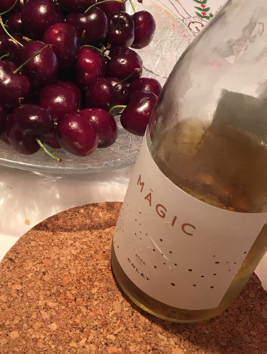 Muntsinya's tweet photo. Sergi, gràcies per omplir d’esperança un àmbit molt castigat, per col.laborar en la investigació amb el fruit de la teva tasca diària! Enhorabona! #ColetMagic https://t.co/PHez1V3NrM