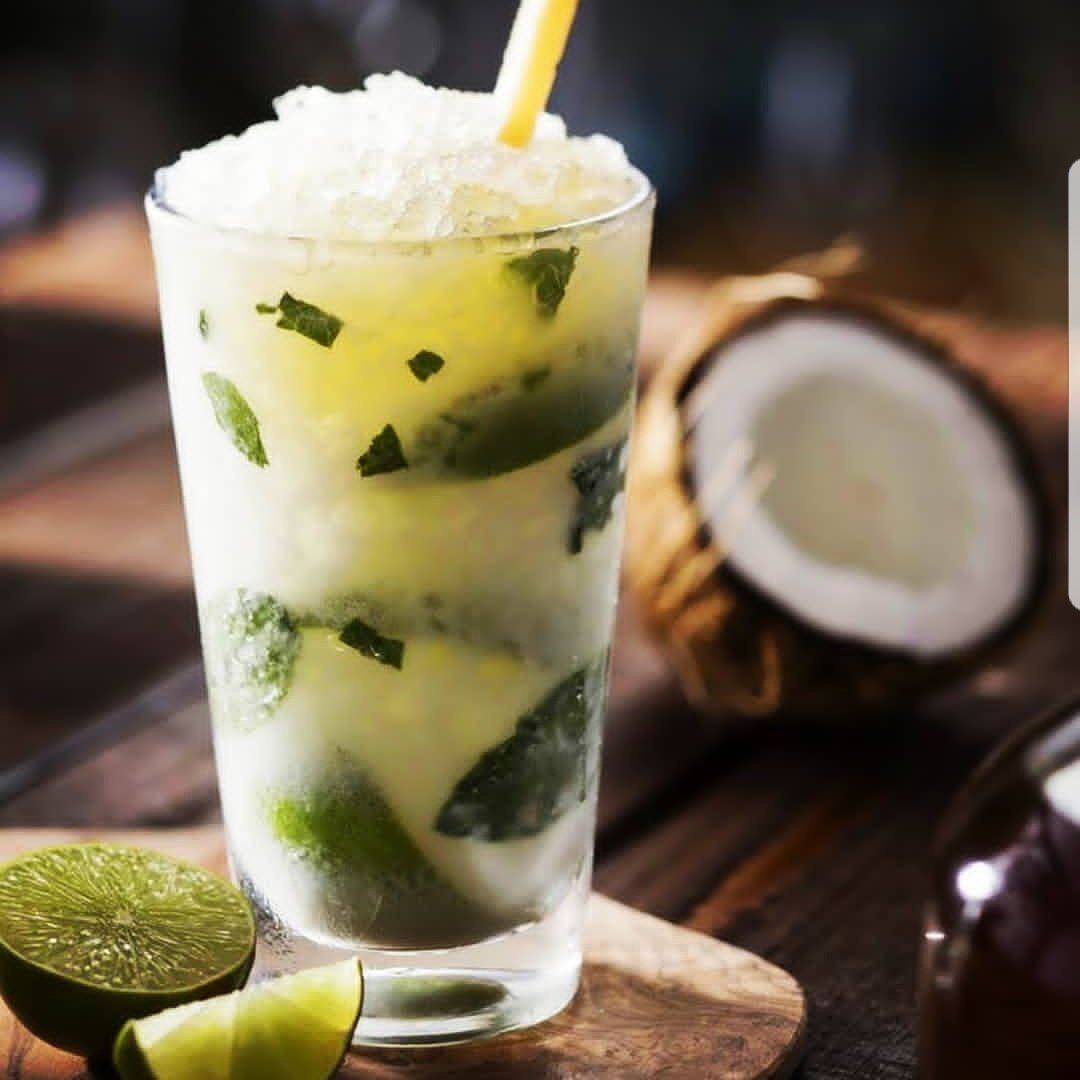 LauraenSociedad's tweet image. El más pedido en #vintagbar #MojitodeCoco ven disfruta de nuestras bebidades y cócteles. 
#PlazaSanJuan #SanJuandelaMaguana