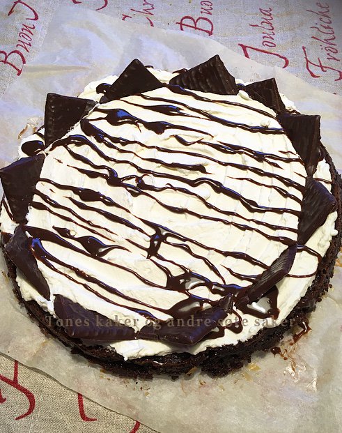 toneskaker's tweet photo. Superlett Brownie på 1-2-3!
#toneskakerogandresøtesaker #brownies #kristiansand

https://t.co/63YWzWWjbj https://t.co/Twhrl10w8E