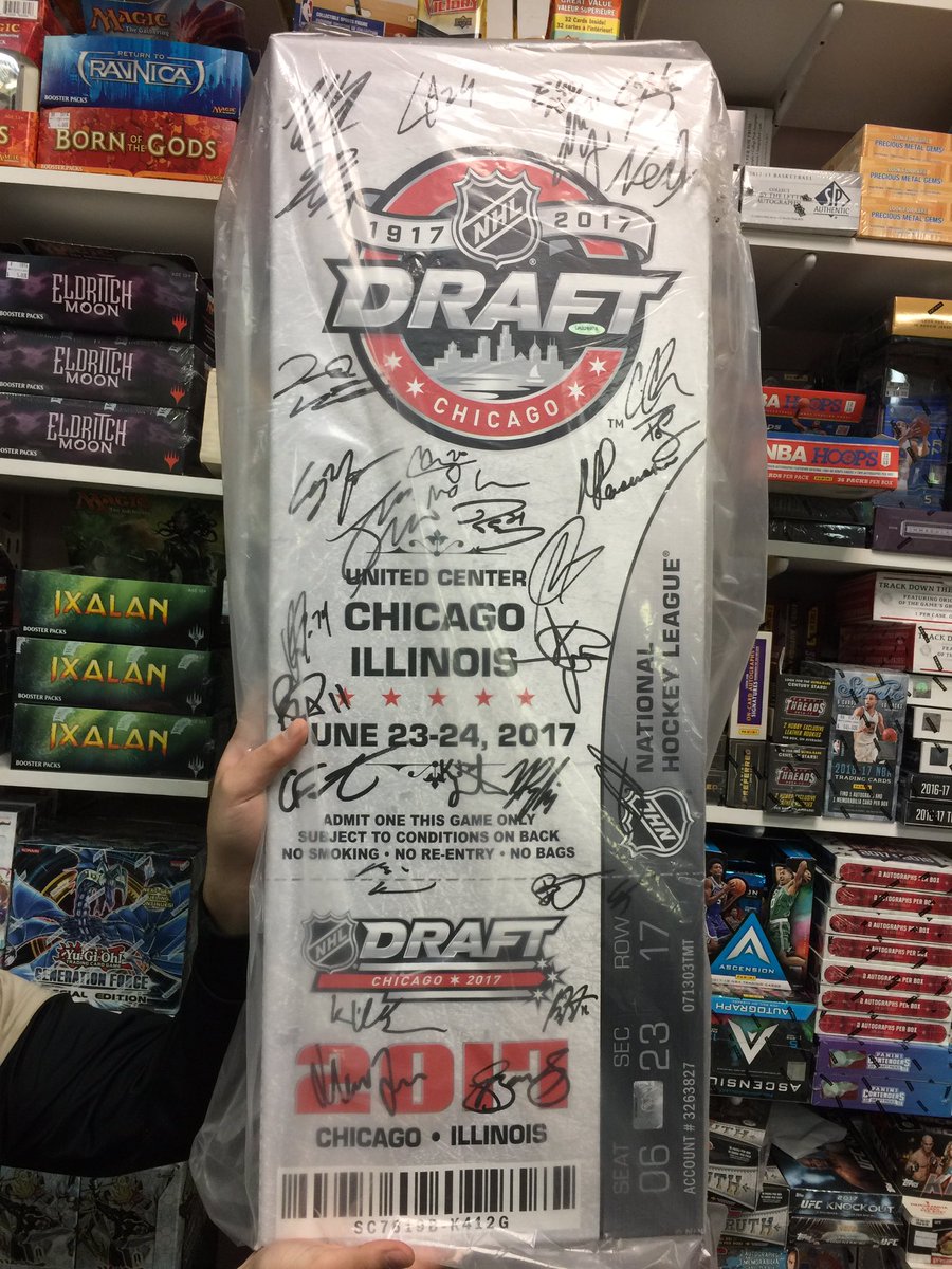 westsportscards's tweet photo. @UpperDeckHockey @UpperDeckSports @UpperDeckEnt @UniversalDst #BoxingDay2017 #Boxingweek #boxingdaysales with any purchase receive a entry to win this beautiful 2017 NHL draft autograph canvas signed by all the 1st rounders #hischer #patrick #yamamoto dec.26th-Jan.1st https://t.co/cetrJ4ENXl