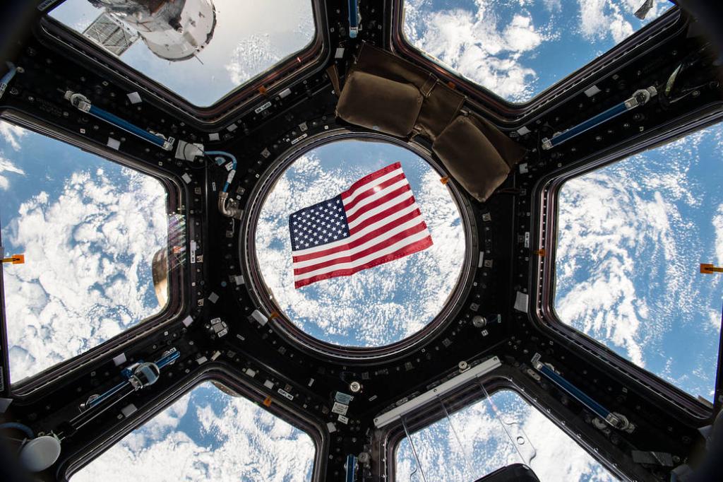 NASA's tweet image. Significant strides were made in 2017 to return human spaceflight to the United States. @Boeing & @SpaceX continued developing systems to fly astronauts to & from @Space_Station. Both companies are targeting @Commercial_Crew tests in 2018. Take a look: go.nasa.gov/2BE8Mvi