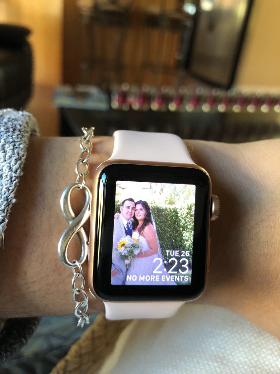 breeezzy13's tweet photo. Dropping the old and using the new! #sorryfitbit https://t.co/Fct1ewDRuI