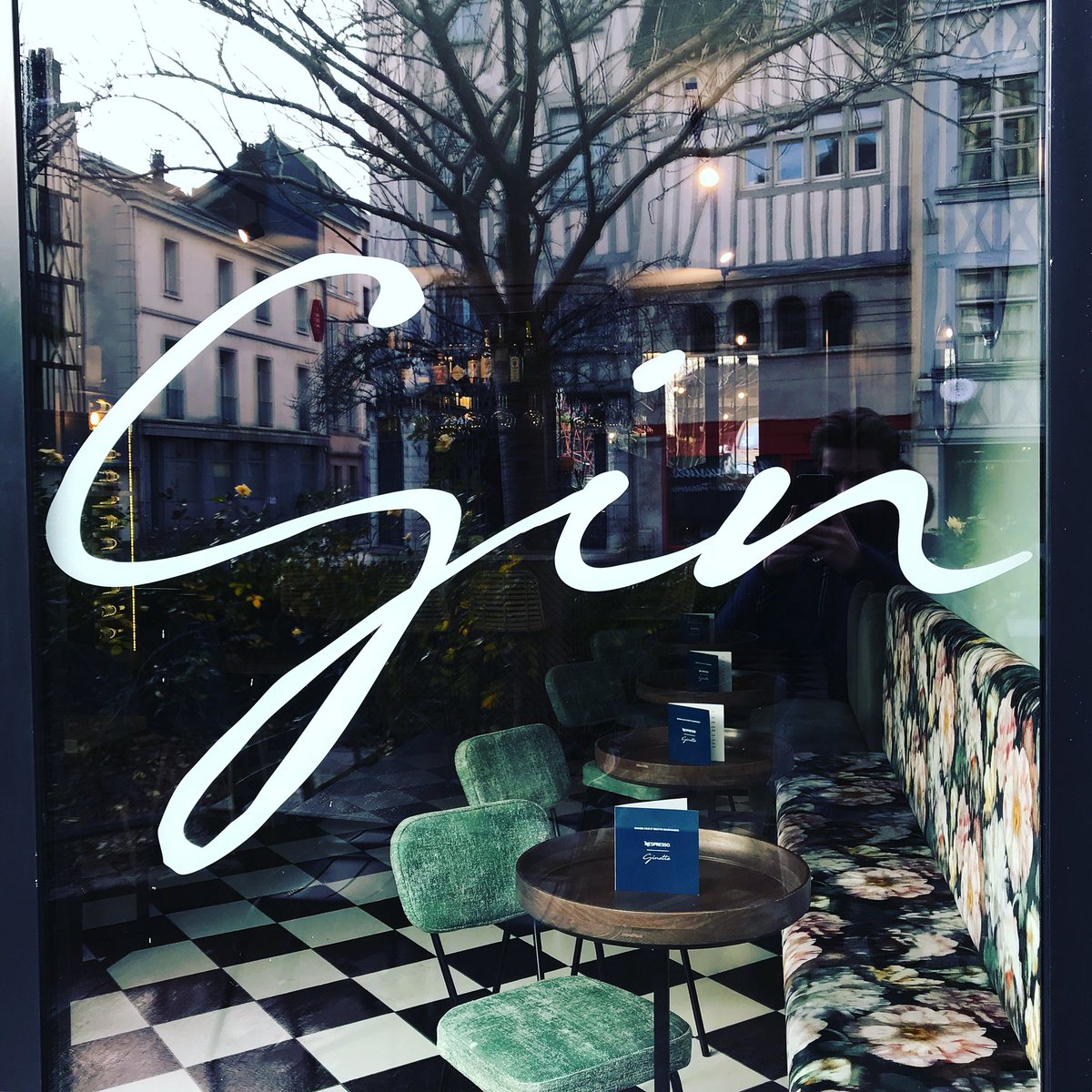 GinetteStore's tweet photo. Une Ginette. Deux espaces. Trois atmosphères. A vous de choisir la vôtre ;)

#instamood #instagood #design #food #love #rouen https://t.co/FUIpa4yQ19