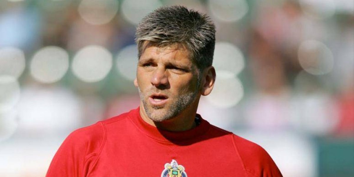 La verdad es que no tenemos palabras para alentar a Leo Percovich en estos momentos. No nos sale ninguna. Solo acompañar, en silencio.