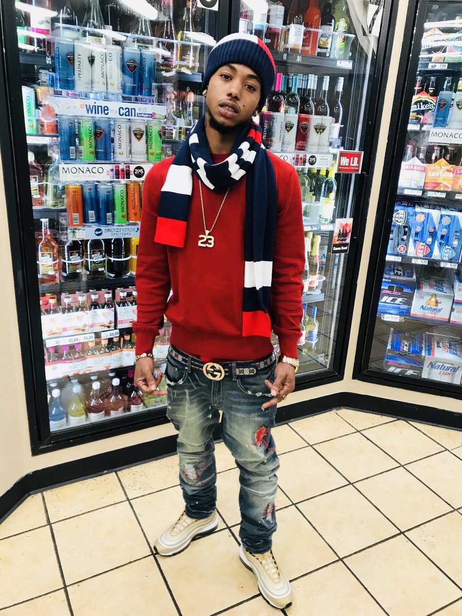 loco_dinero400's tweet photo. Getting Off Trees 🌳 Like A Leaf Ina Fall 🍁 Find A New Plug And We Taking It All ❗️
#MurdahGang #StephMode #WopWorld 🌎 #LongLiveBam 😇 #FreeShaylo 👮🏽‍♂️ https://t.co/AYwvIu5fXG