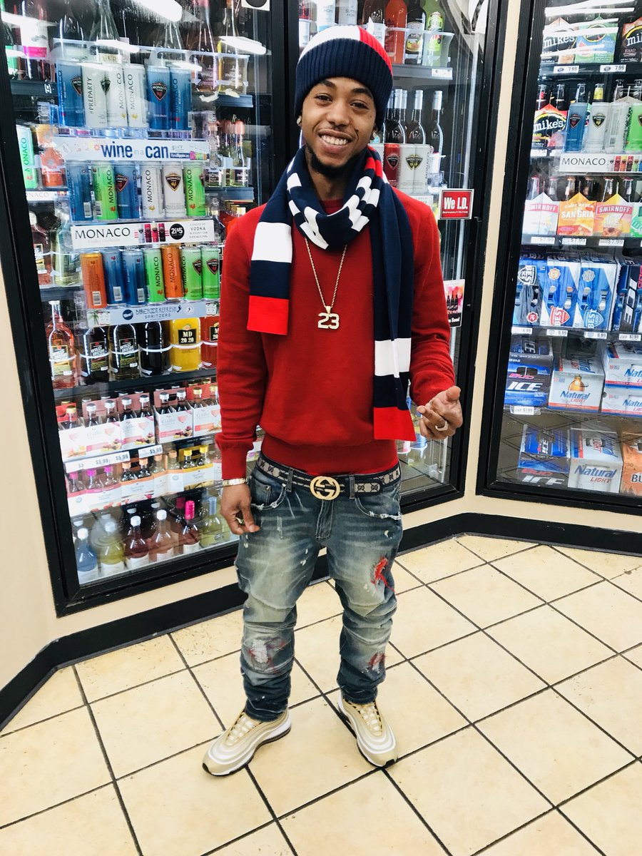 loco_dinero400's tweet photo. Getting Off Trees 🌳 Like A Leaf Ina Fall 🍁 Find A New Plug And We Taking It All ❗️
#MurdahGang #StephMode #WopWorld 🌎 #LongLiveBam 😇 #FreeShaylo 👮🏽‍♂️ https://t.co/AYwvIu5fXG