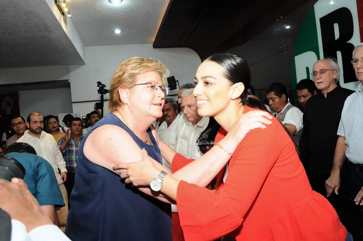 Ingrid_rosas's tweet photo. “Las mujeres también saben gobernar”. Estamos con @gina_trujillo #GinaVa #GanarTabasco #GrandezaTabasqueña https://t.co/FQtPqDIn6q
