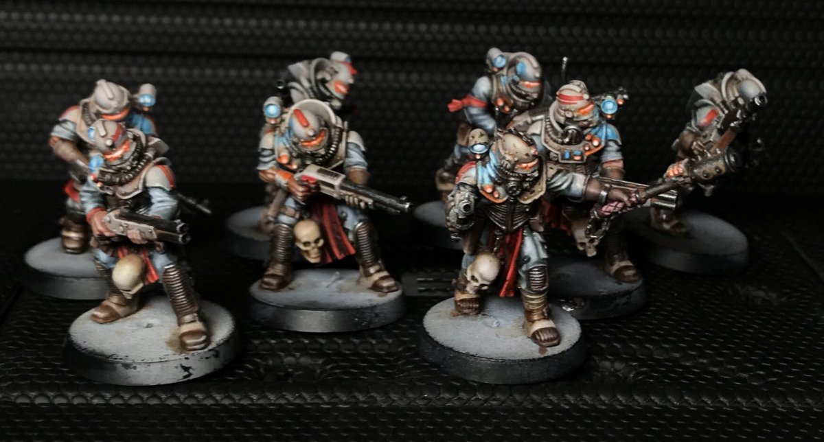 ACoatofGrey's tweet image. Goonboys need a little more weathering and bases and they’ll be complete. #necromunda