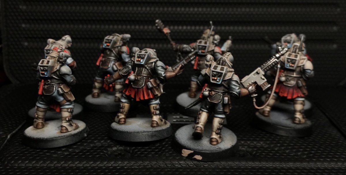 ACoatofGrey's tweet image. Goonboys need a little more weathering and bases and they’ll be complete. #necromunda