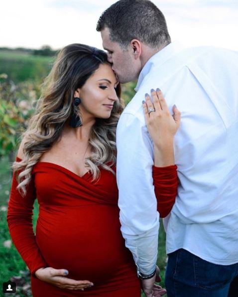 🎶 I've got my love to keep me warm ❤️ 🎶

#ChenaultVineyards #RichmondKY
[📸 @kaliback__]