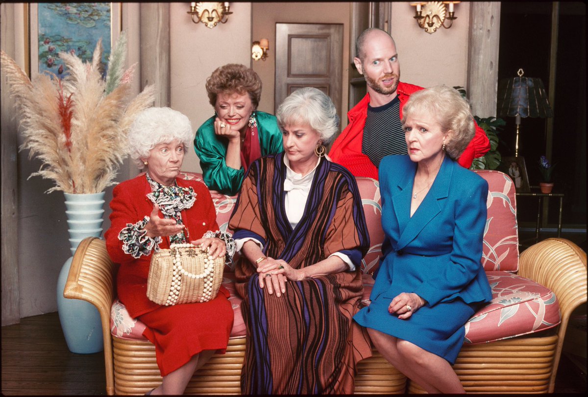 abuelapeaz's tweet photo. I meannnn...the #gifts you #receive from your #littlebrother when he’s dabbling in #photoshop ...I’m now one of the #girls!! #portrait #goldengirls #thegoldengirls #abuela #gettingold #instagay #kindagay https://t.co/buG15w0xYX