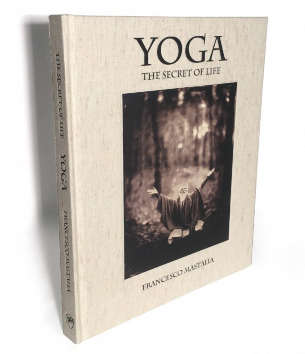 elizabethavedon's tweet photo. ELIZABETH AVEDON JOURNAL: BEST PHOTOGRAPHY BOOKS OF 2017 : ROUND-UP PART I :  Yoga: The Secret of Life by Francesco Mastalia 
@F_Mastalia @powerHouseBooks 2017 https://t.co/8LlxqdZ9t3 https://t.co/GV84PnwdM5