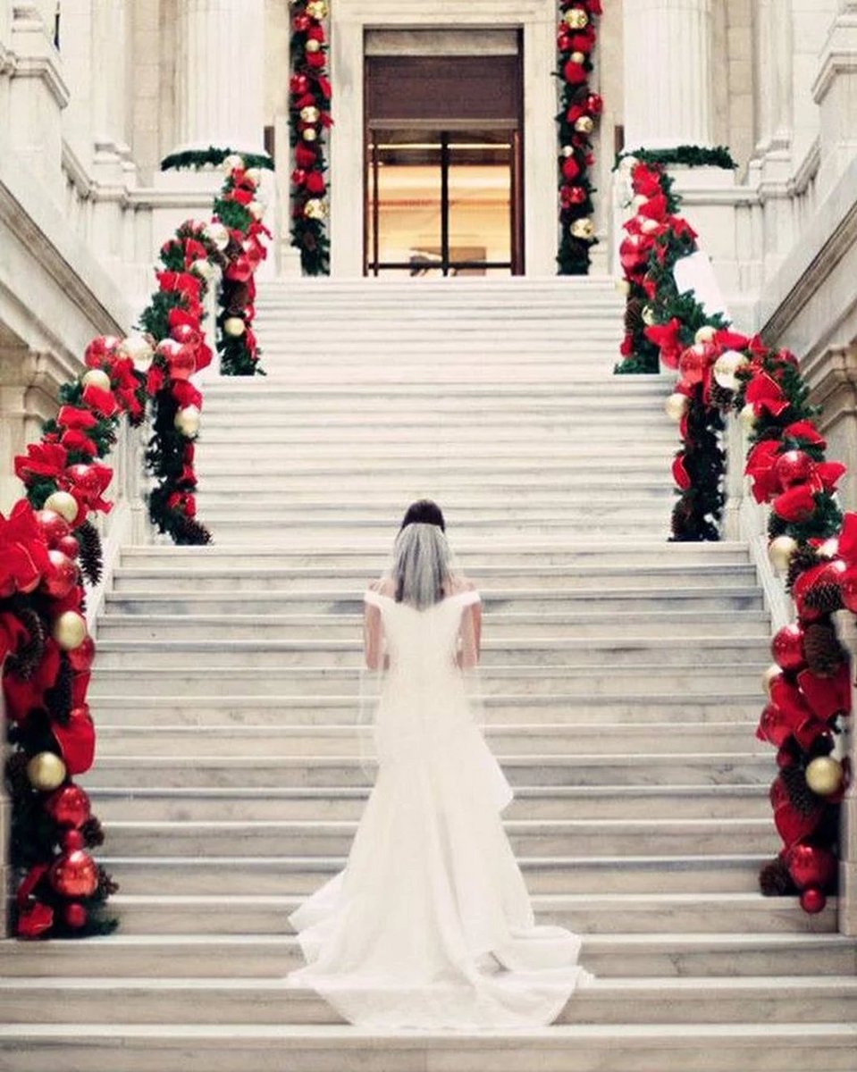 Merry #Christmas beautiful #festive #brides!