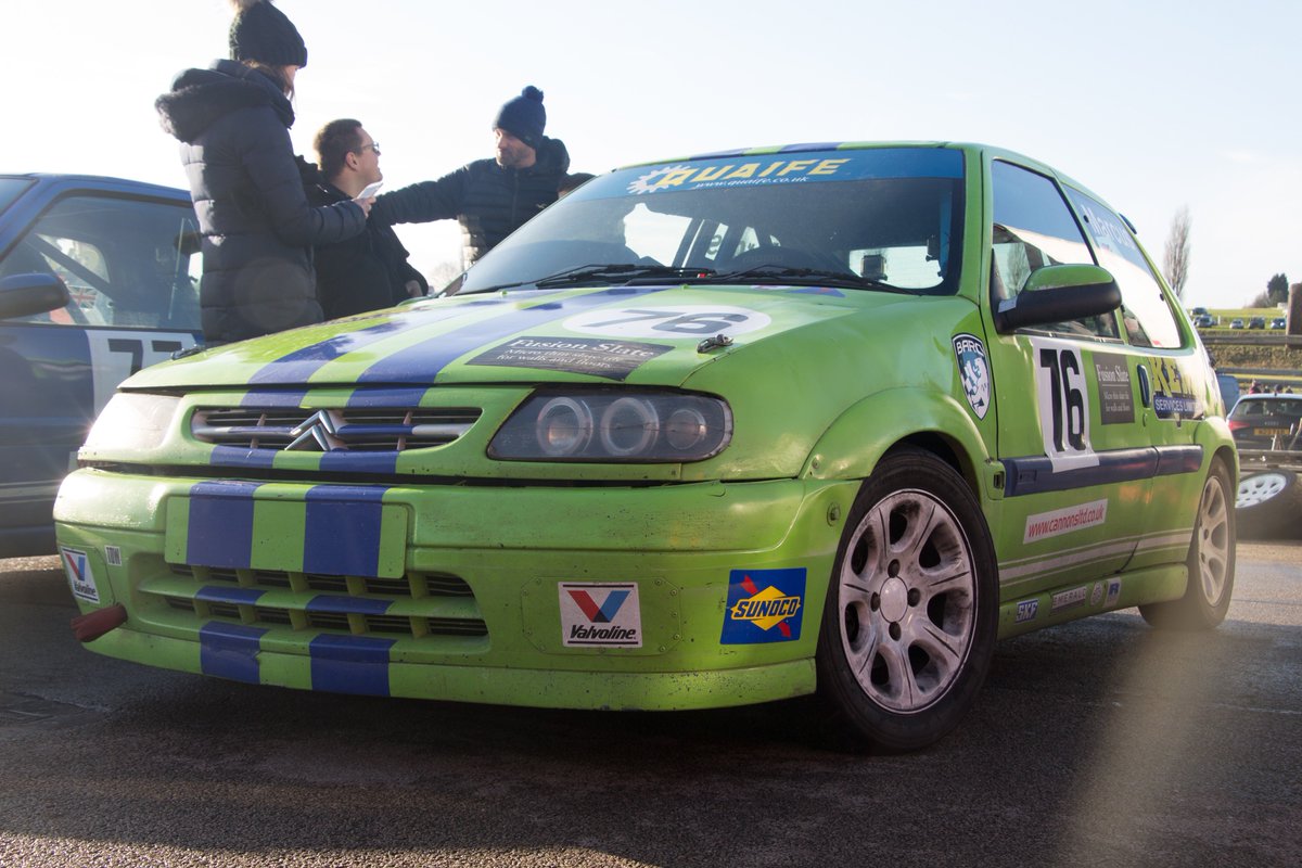___BMA___'s tweet image. If you ever want to get people interested in doing your new race series for the year, Mallory Park seems to be a good place to do it. Never seen so many people genuinely interested #BRSCC #Plumpuddingraces #MalloryPark