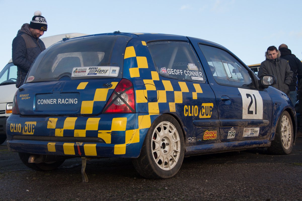 ___BMA___'s tweet image. If you ever want to get people interested in doing your new race series for the year, Mallory Park seems to be a good place to do it. Never seen so many people genuinely interested #BRSCC #Plumpuddingraces #MalloryPark