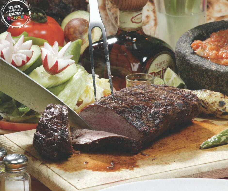 VisitSonora's tweet photo. Déjate enamorar por #Sonora y su amplia gastronomía.
Ven y disfruta de un delicioso corte de carne asada.
¡Buen provecho!
#VisitSonora #Turismo #Gastronomía #VisitMéxico #BienvenidoPaisano https://t.co/qJQrUvTEuE