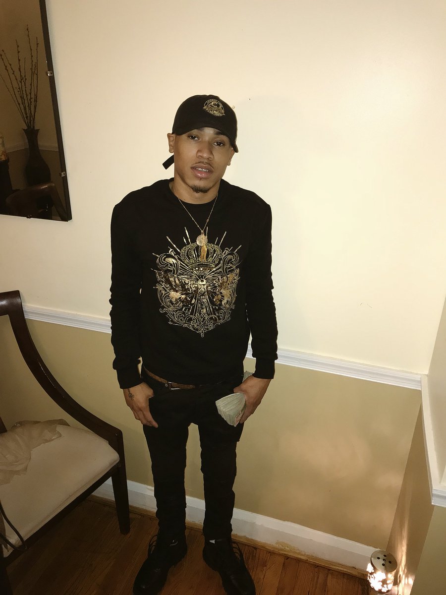 BmoreRuso's tweet photo. #Imsobaltimore 🖤 https://t.co/VbIP1xdDwW