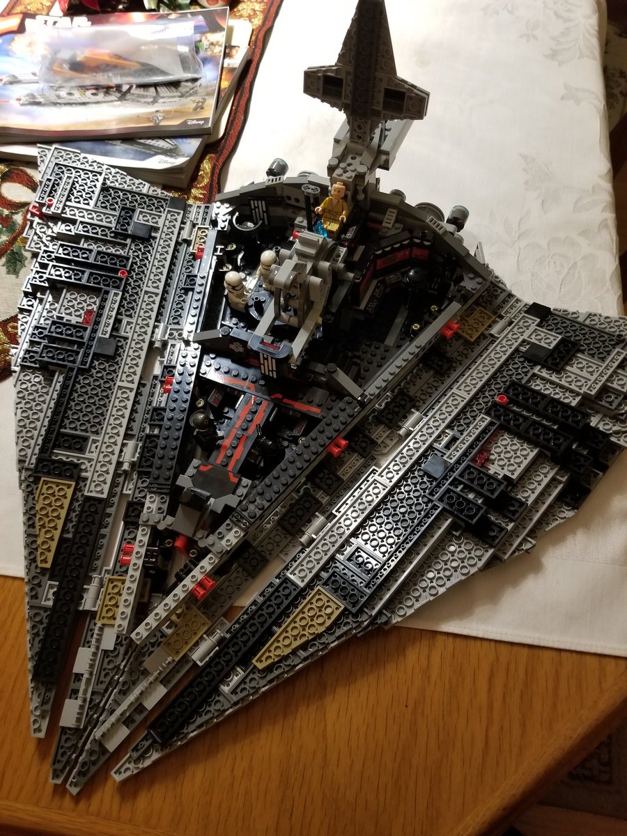 WourConstructio's tweet photo. Lego Christmas build! #lego #LegoStarWars #christmas https://t.co/Qa3r0nWpR4