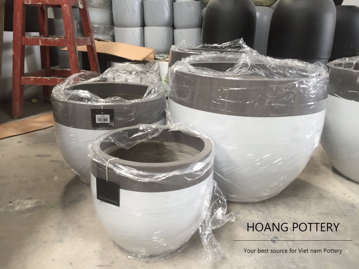 HoangPottery's tweet image. #Commondesign for #handpainted #cement set which is suitable to many decors. 🐰🌿🌼
#vietnam #pottery #pot #planter #flowerpot #grey #gray #greydesign #greydesign #roomdecor #housedecor #handpainting #painting #concrete #potterysupplier #decorproduct #handmade #decor #decoration