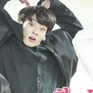 ayeayecaptaein's tweet photo. seriously this jungkook boy is just too cute and so extra i love him https://t.co/WYllYYHT9Y