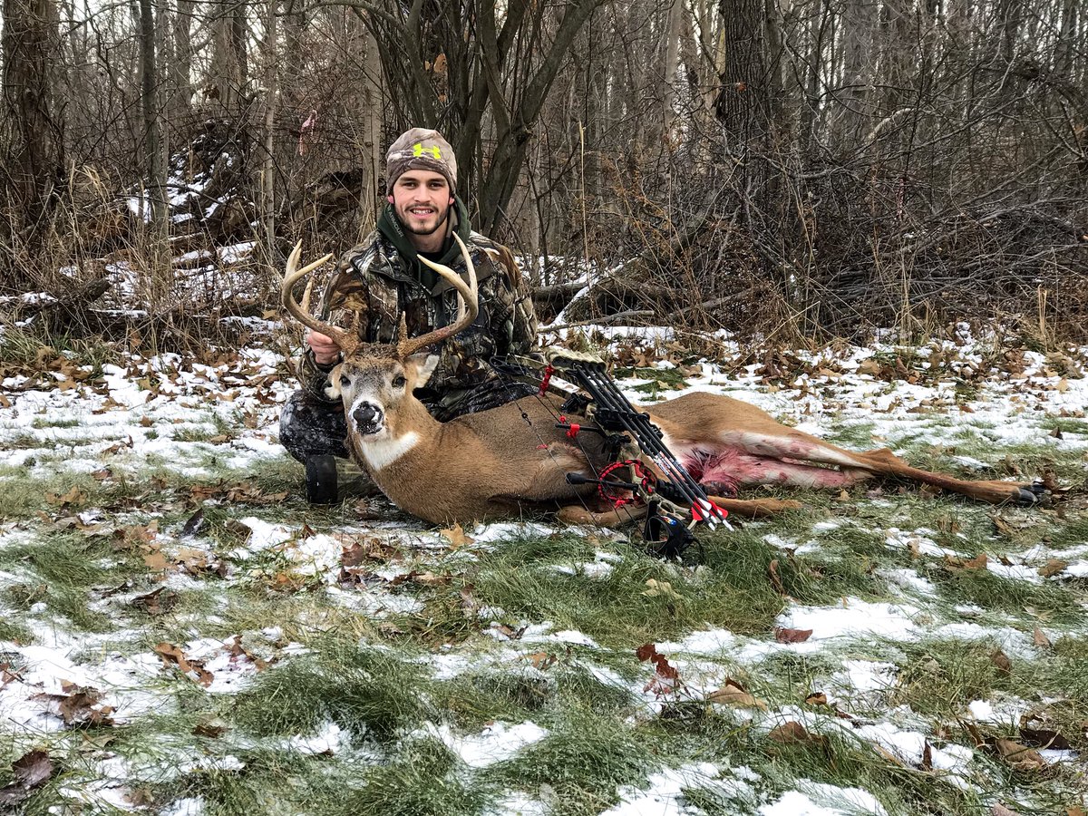 Late season deer on Christmas Day!! Awesome hunt and recovered him this morning!
