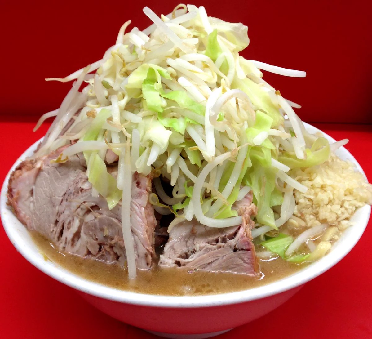 見た目や量は関係ない？スタバのフラペチーノとラーメンのカロリーがほぼ一緒ｗｗｗ