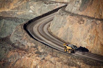 KitcoNewsNOW's tweet photo. Australian Mining Downturn Is Over, 2018 Looking Great — BIS Oxford Economics | #Mining2018 #Decrypting2018 | https://t.co/CaZnlaiZJ4 https://t.co/kmWgvjJcg7