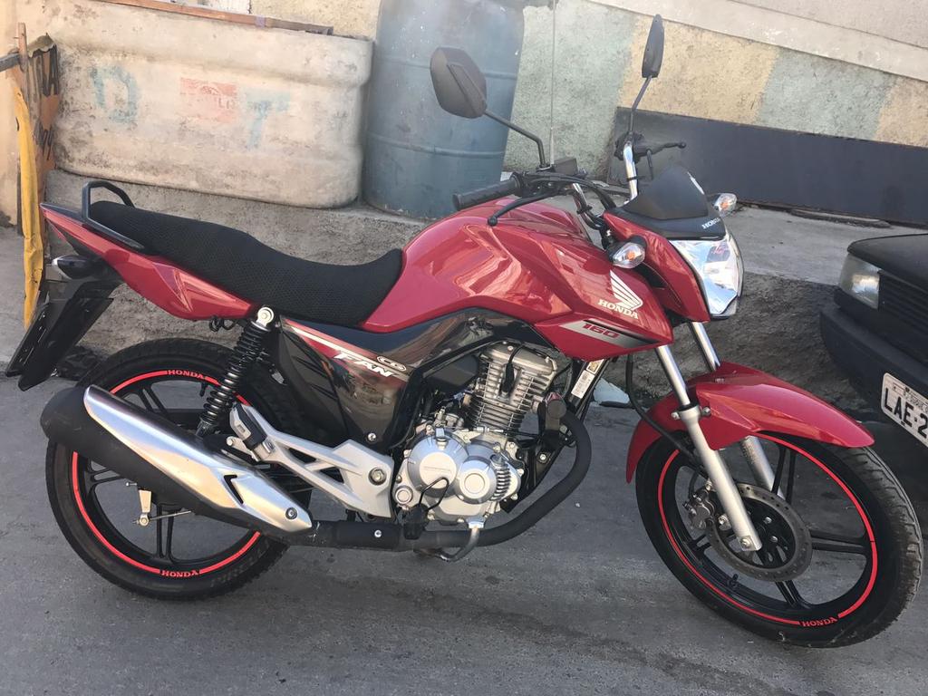 MatheusDidini's tweet image. RAPAZIADA ME AJUDA PF, FUI ROUBADO LEVARAM MINHA MOTO DE TRABALHO, DEPENDENDO DELA PRA TRABALHAR, CONQUISTEI COM MUITA LUTA E DO NADA UM CARA ME LEVOU, TO DESESPERADO, PF ME AJUDEM DANDO RT 😭
PLACA : KXP 9866

QUALQUER INFORMAÇÃO FALEM COMIGO, PRECISO DA AJUDA DE TODOS 😭😭💔💔