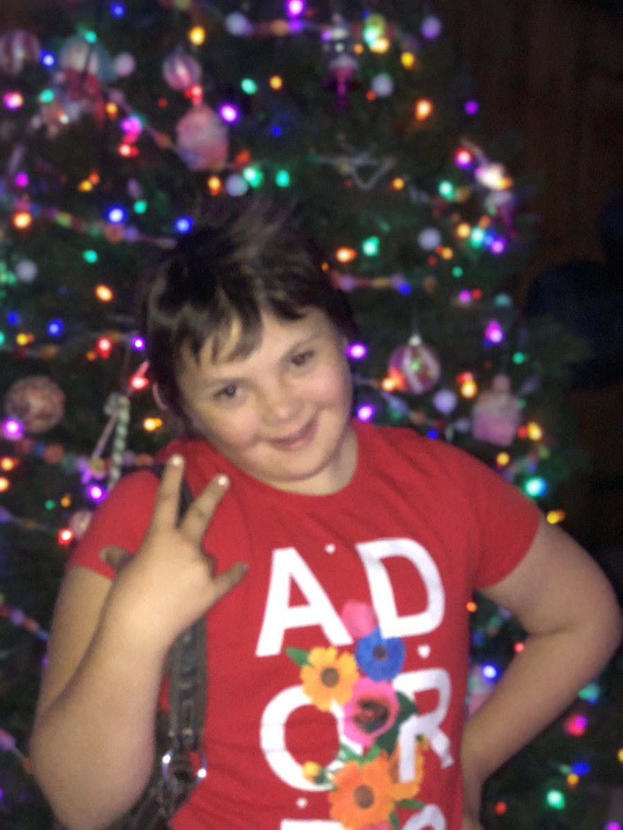JanetCaramello's tweet photo. Wishing all my friends near and far, love, light, and laughter this holiday season! https://t.co/U7QWkHWdd5
