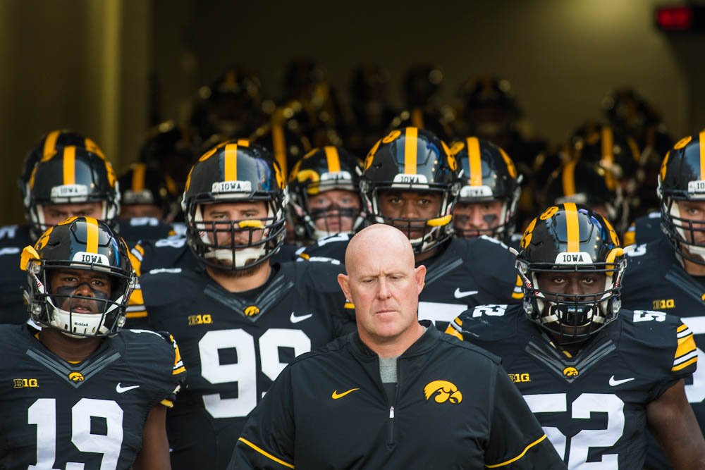 University of Iowa (@uiowa) on Twitter photo Sending our Hawkeye 💛 all the way to New York. Go Hawks! <a href="/HawkeyeFootball/">Hawkeye Football</a> #PinstripeBowl2017 🏈🏈🏈 Sending our Hawkeye 💛 all the way to New York. Go Hawks! <a href="/HawkeyeFootball/">Hawkeye Football</a> #PinstripeBowl2017 🏈🏈🏈
